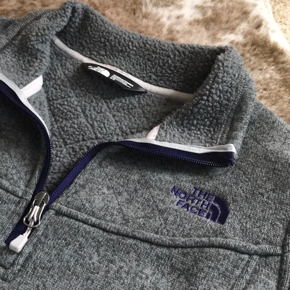 Women’s North Face Gray Pullover